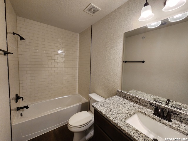 338 Untermaier St Property Photo 17