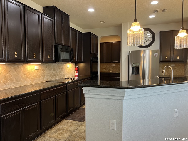 7335 Magnolia Blf Property Photo 2