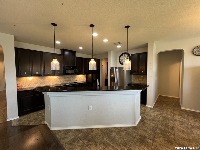7335 Magnolia Blf Property Photo 3