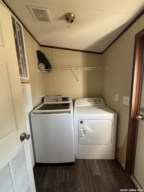 1204 W Houston St Property Photo 4