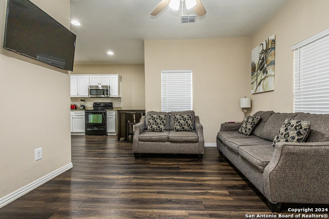 1202 N Center Property Photo 2