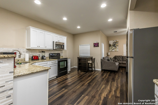 1202 N Center Property Photo 8