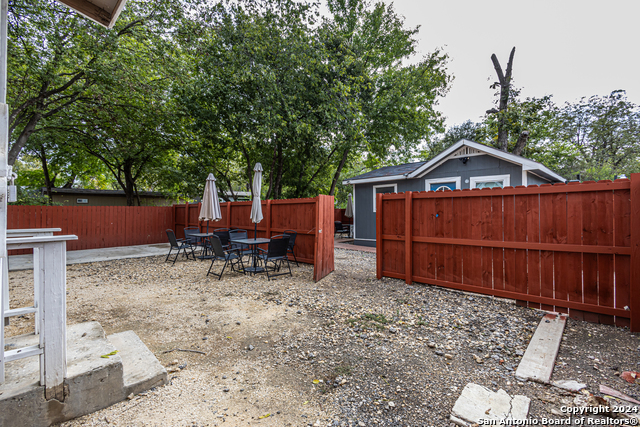 1202 N Center Property Photo 24