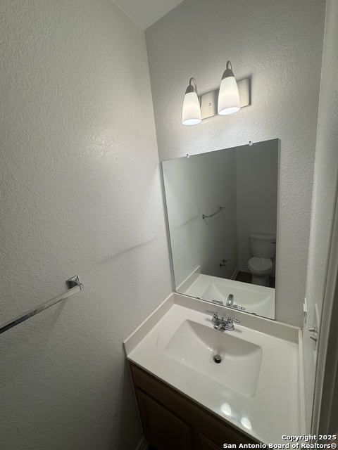 3218 Comanche Xing Property Photo 6