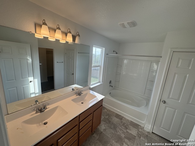 3218 Comanche Xing Property Photo 10