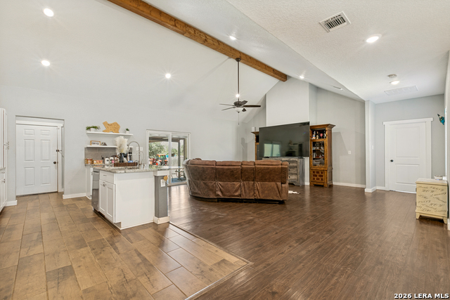 25375 Us Highway 281 S Property Photo 14