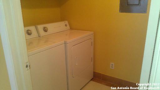 5806 Shadow Glen Property Photo 3