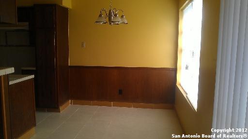 5806 Shadow Glen Property Photo 9