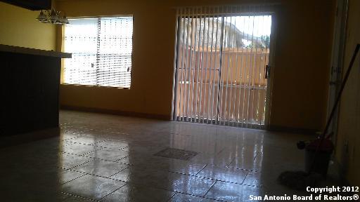 5806 Shadow Glen Property Photo 14