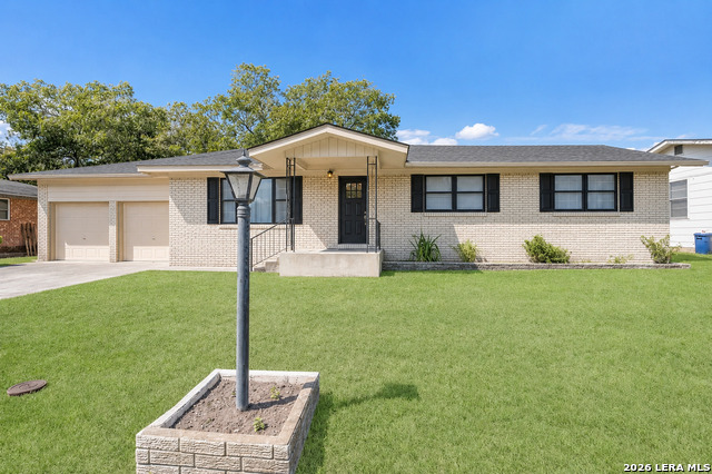 445 Granada Dr Property Photo 1