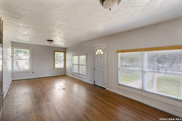 231 Elm Ave Property Photo 4