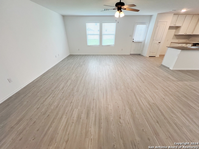 736 Bullsnake Trl Property Photo 4