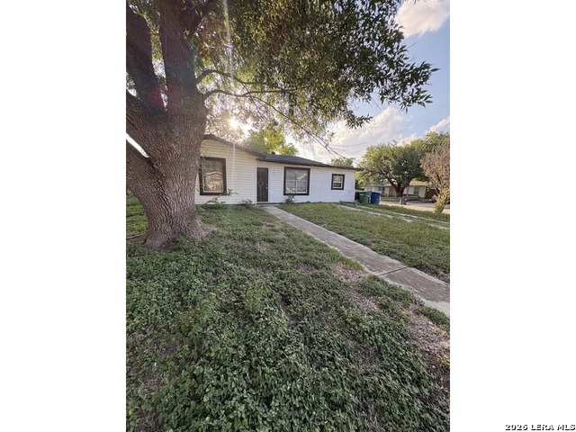 9923 Eveningway Dr Property Photo 3