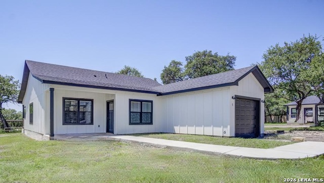 30652 Oakview Property Photo 2
