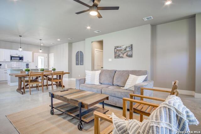 30652 Oakview Property Photo 3