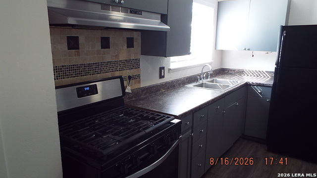 807 Stonegate Property Photo 4