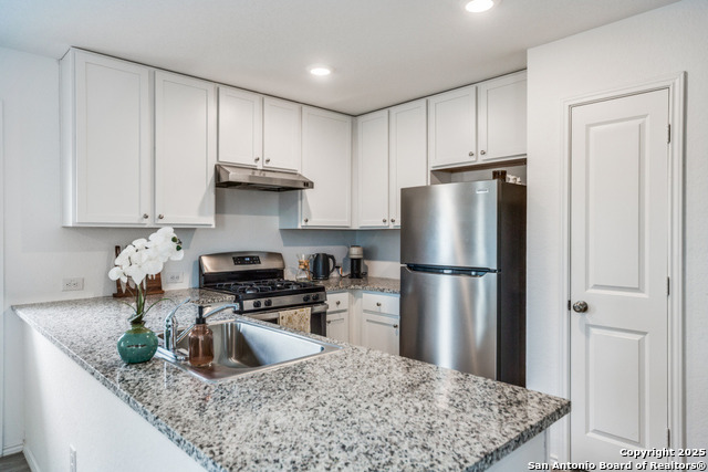 5223 Hornbeck Hts Property Photo 5