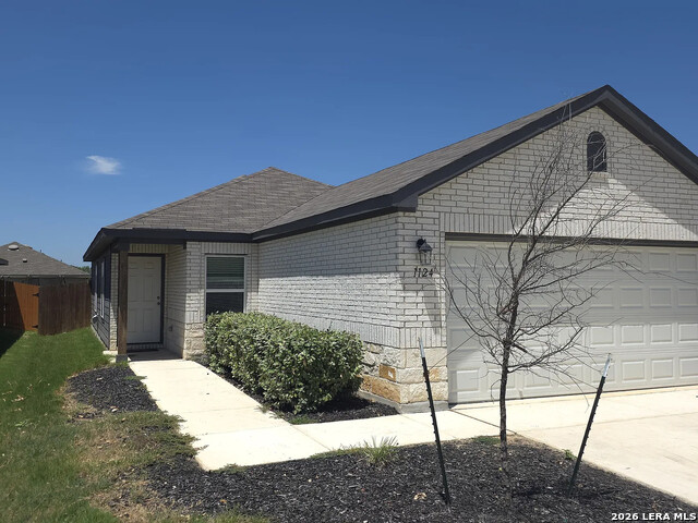 1124 Whitneyway Ln Property Photo 1