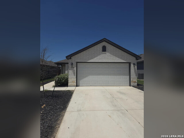 1124 Whitneyway Ln Property Photo 3