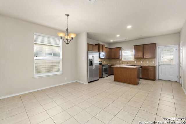 10814 Mustang Oak Dr Property Photo 3