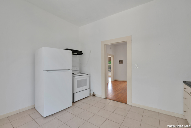 165 Division Ave Property Photo 9
