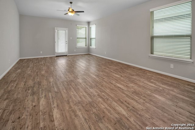 11660 Bakersfield Pass Property Photo 11