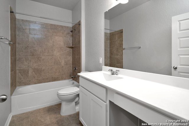 11660 Bakersfield Pass Property Photo 19
