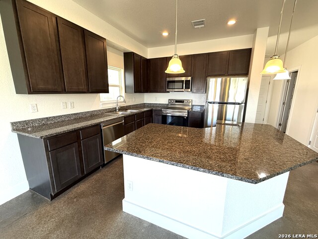 236 Sapphire Property Photo 5