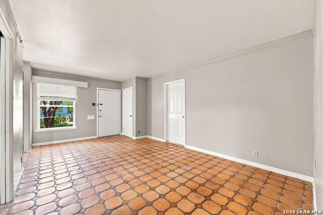 1157 Garraty Property Photo 6