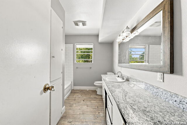1157 Garraty Property Photo 13