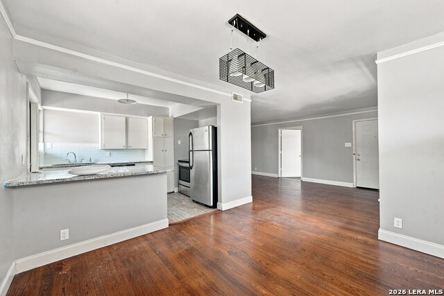 1157 Garraty Property Photo 17
