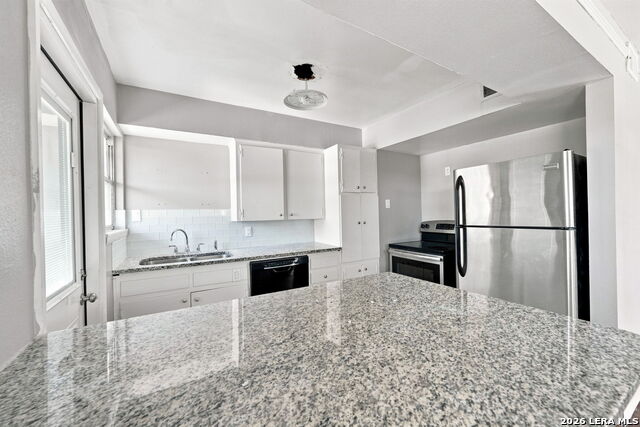 1157 Garraty Property Photo 18