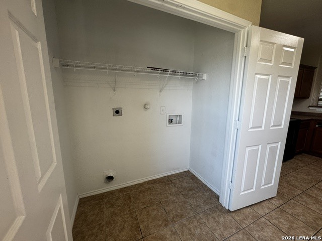10310 Royal Est Property Photo 8