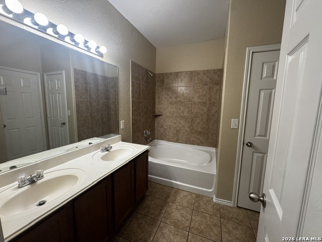 10310 Royal Est Property Photo 15