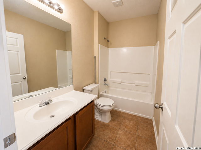 10310 Royal Est Property Photo 17