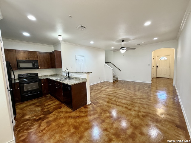 91 Plaza Dr Property Photo 4