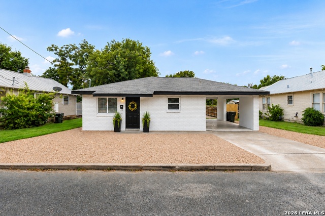 205 MISTLETOE ST Property Photo 1