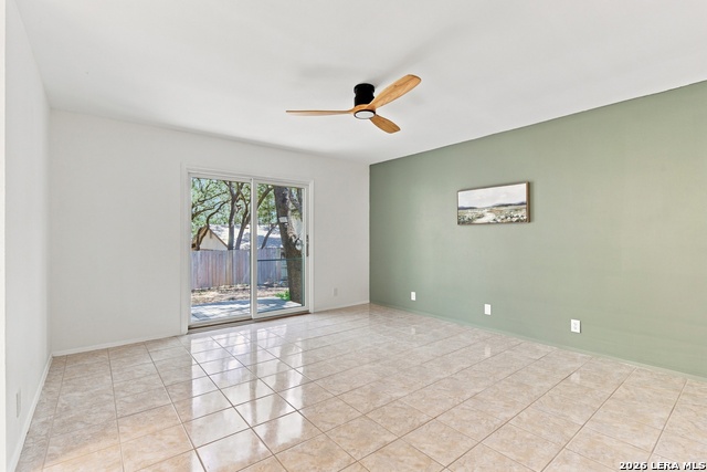 8434 Timber Crest St Property Photo 6