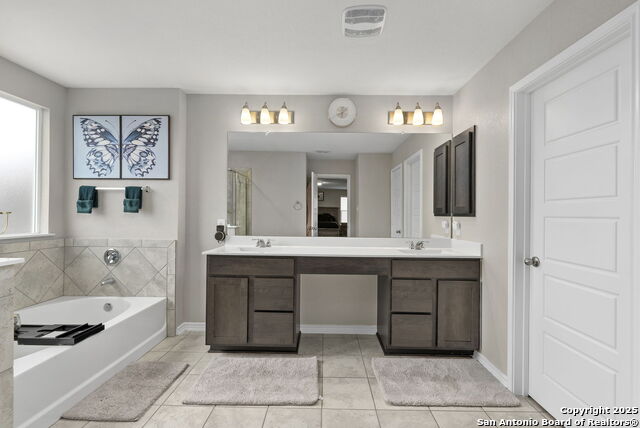 2318 Themis Way Property Photo 24