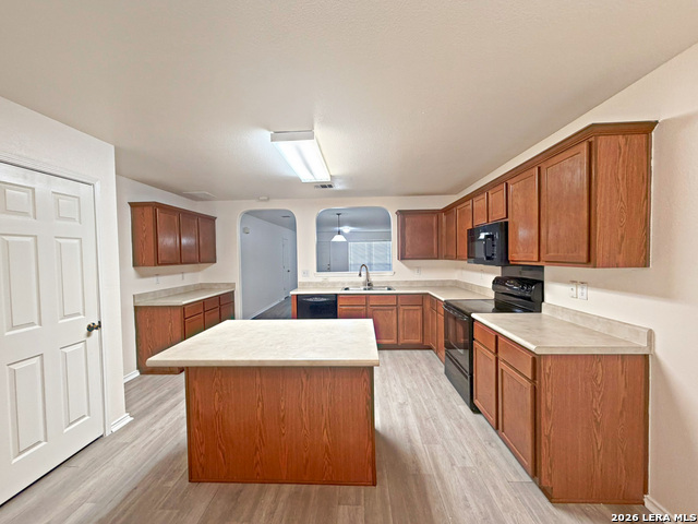 6914 Dashmoor Crk Property Photo 5