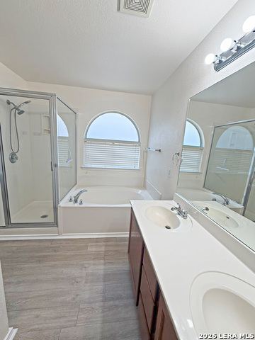 6914 Dashmoor Crk Property Photo 12