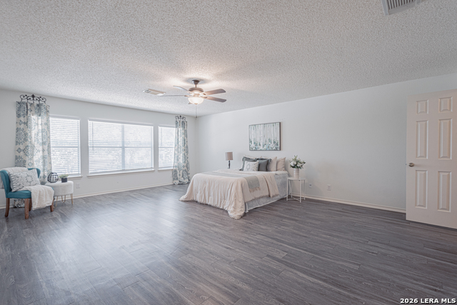 21914 Kenton Croft Property Photo 17
