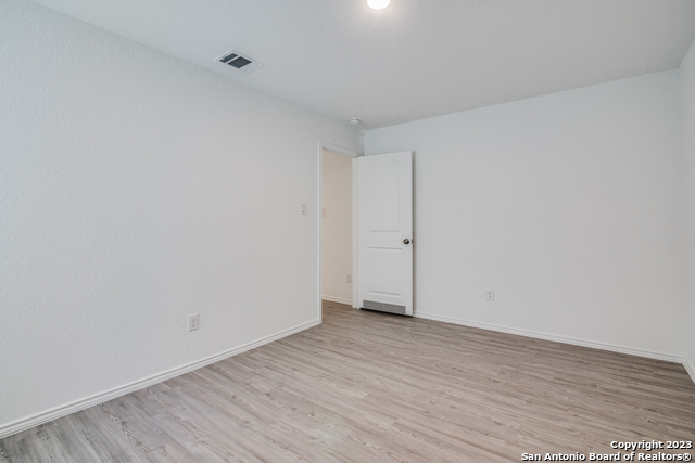 2406 Double Oak Dr Property Photo 13