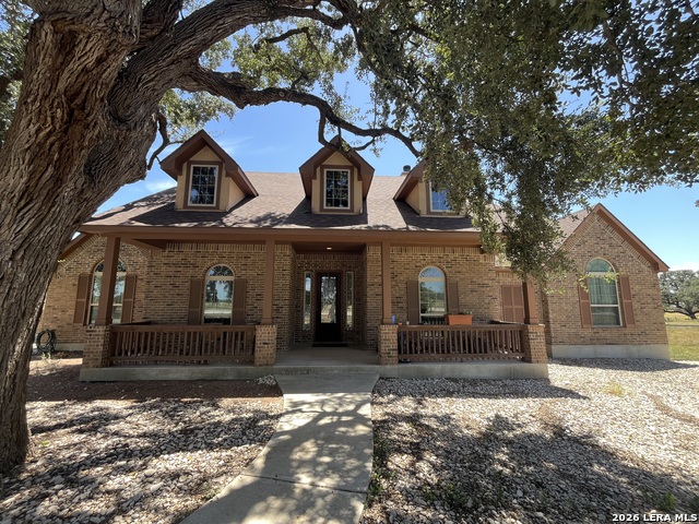 828 Martingale Property Photo 1