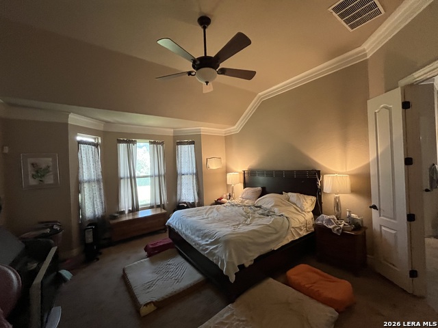 828 Martingale Property Photo 9