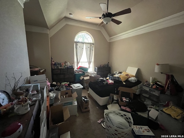 828 Martingale Property Photo 14