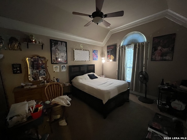 828 Martingale Property Photo 16