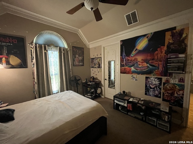 828 Martingale Property Photo 17