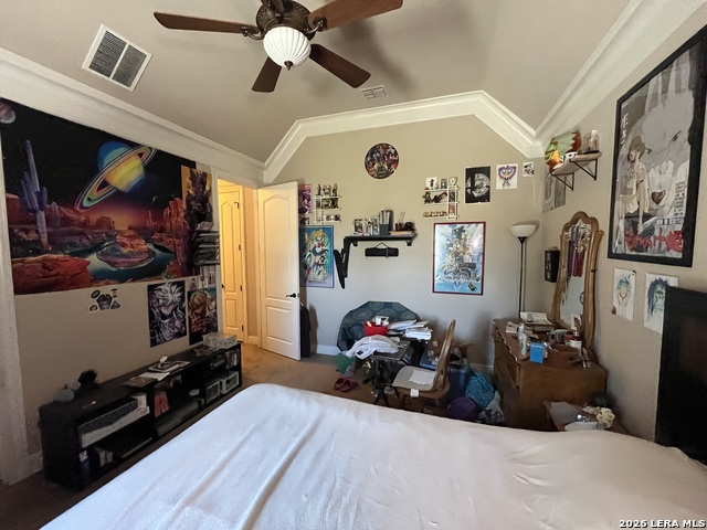 828 Martingale Property Photo 18