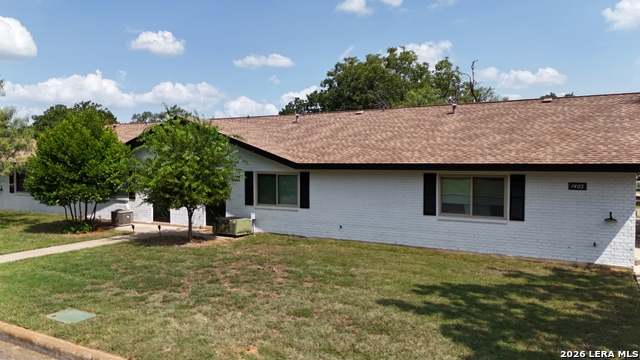 1405 N Crockett St Property Photo 2